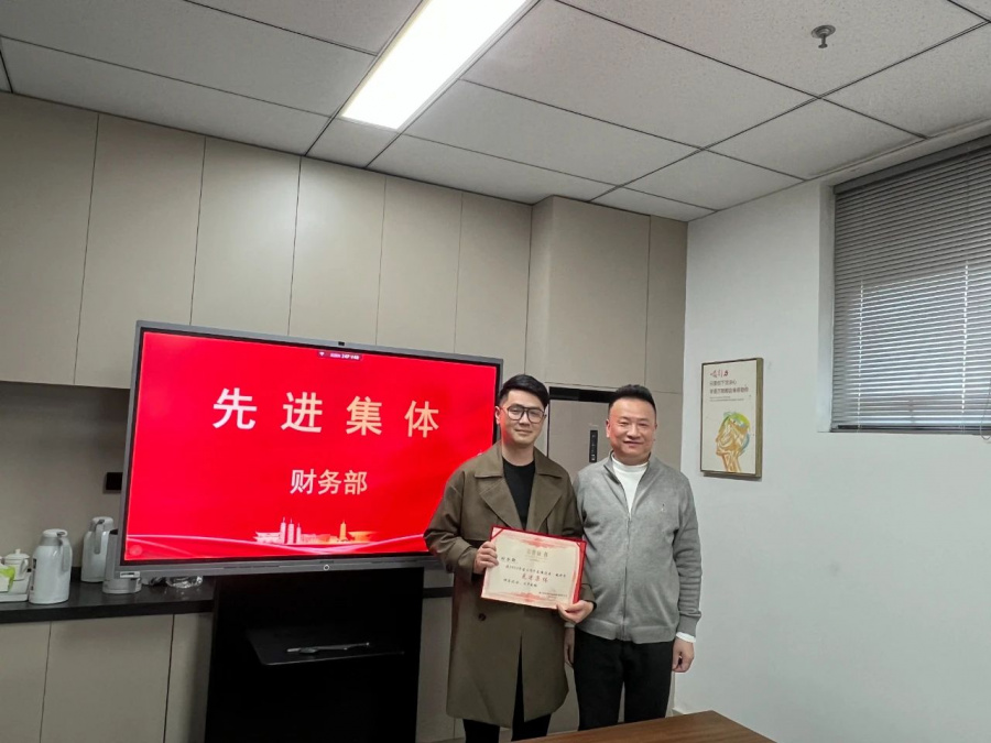 17431274044873798tmR.jpg d6464173b515a848eabd132ac11db12b.jpg